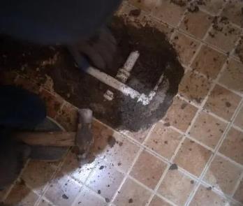 红花岗卫生间漏水维修公司为您分享下卫生间渗水如何处理及注意事项